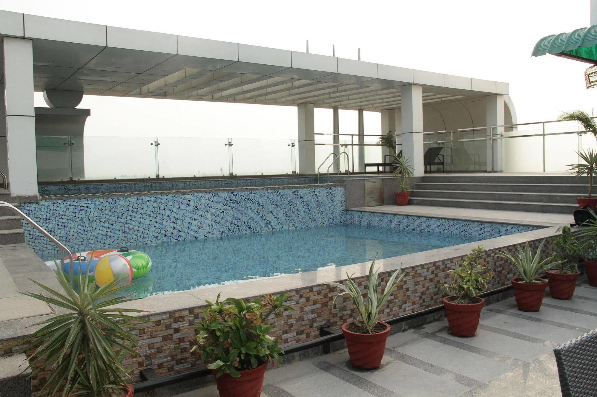 Stella Hotel Bathinda Exterior photo